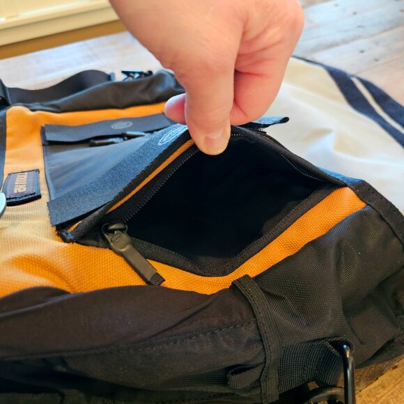 SALE! TIMBUk2 Classic Messenger/LaptopBag - Picture 7 of 10